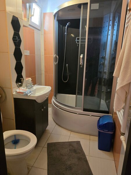 Dristor vindem 3 camere, 5 minute metrou si parc IOR, mall Park Lake,